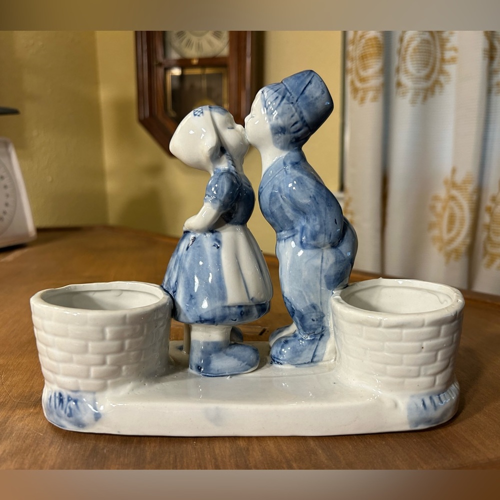 Vintage Porcelain Bloom-Rite Double Planter w/Figurine Dutch Girl & Boy Kissing